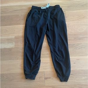 Vuori black joggers